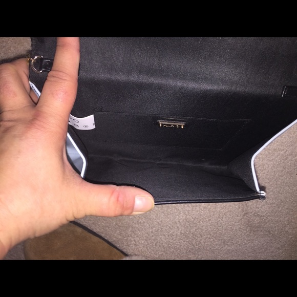 New purse - Picture 2 of 2